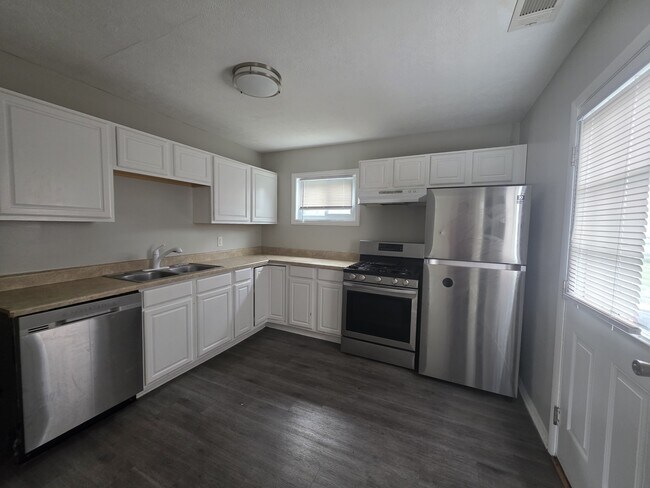 Foto del edificio - 3825 Kenard Ct