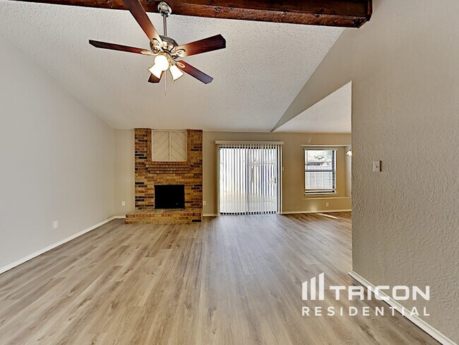 Foto del edificio - 2816 Meadow Ridge Dr
