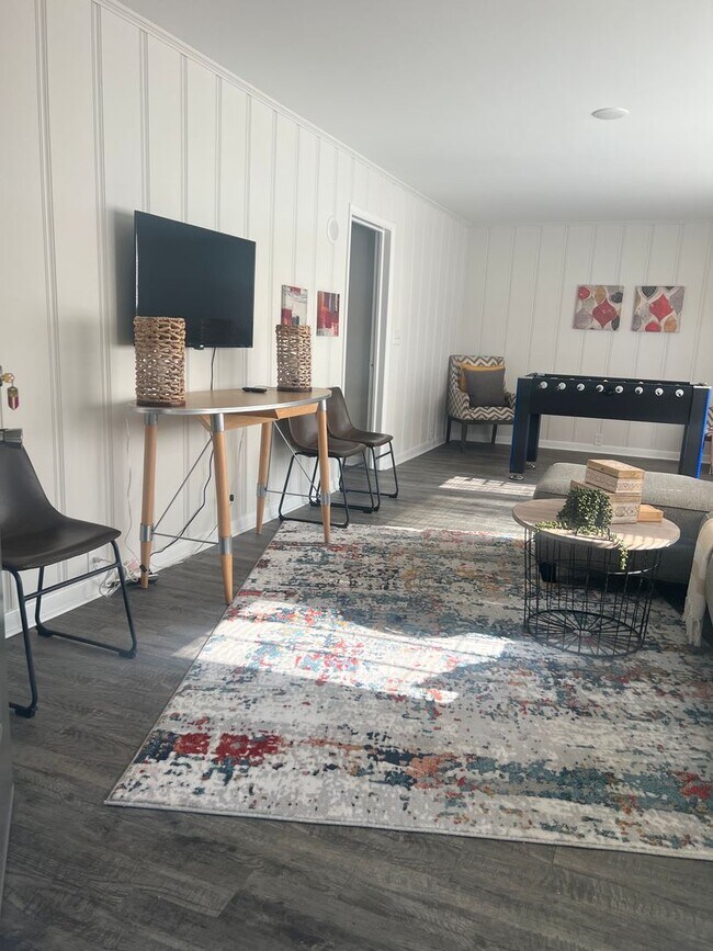 Foto del edificio - 4 bedroom 2 Bath - Available Now