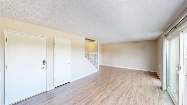 Interior Photo - Rosebeach