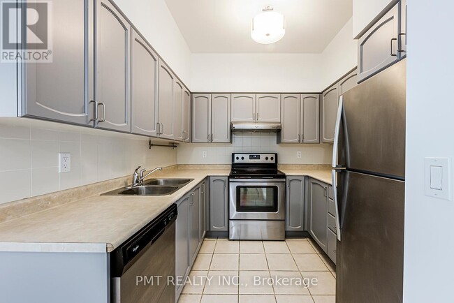 Building Photo - 219-3219 Fort York Blvd