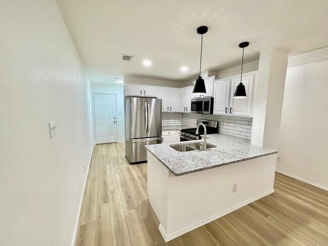 Foto del edificio - 1615 Homeland St