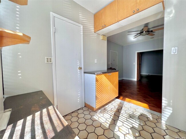 Foto del edificio - 44-03 25th Ave