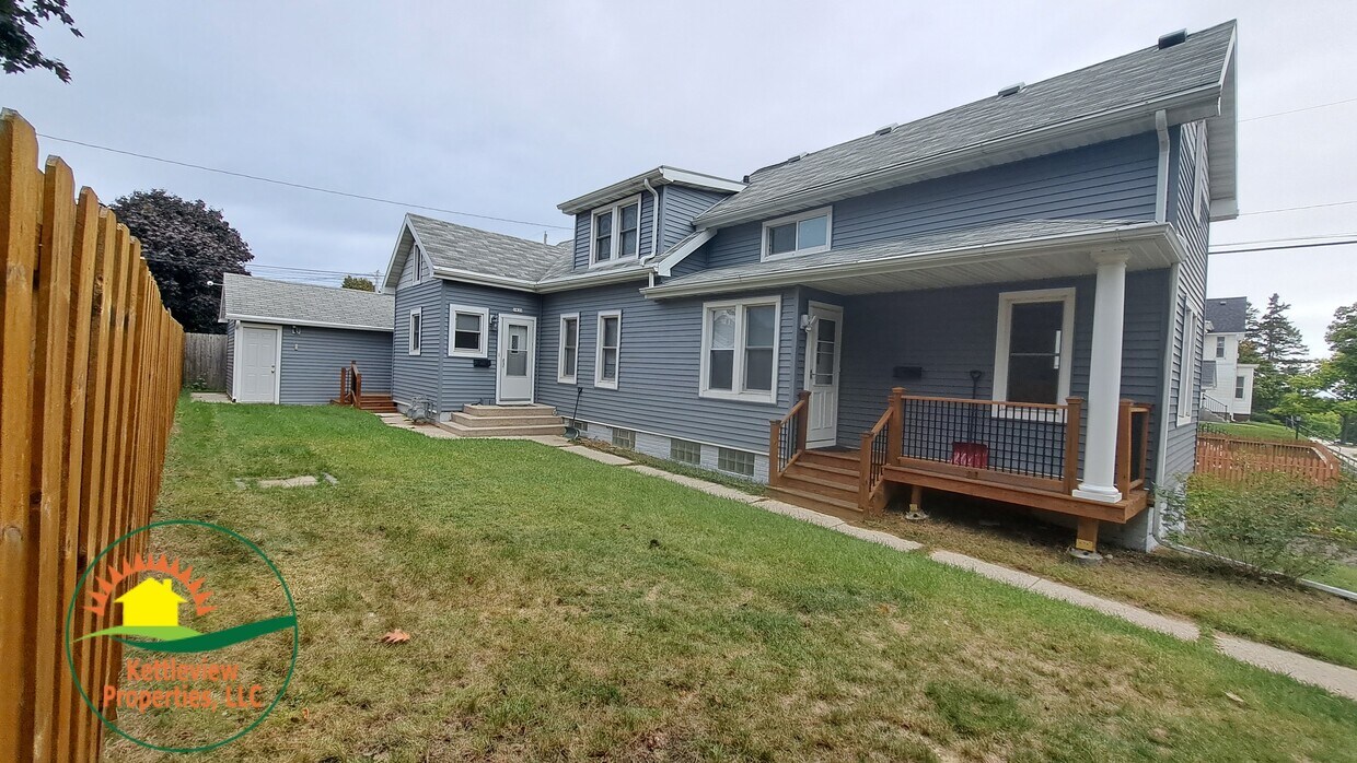 1818 S 9th St, Sheboygan, WI 53081 Townhome Rentals in Sheboygan WI