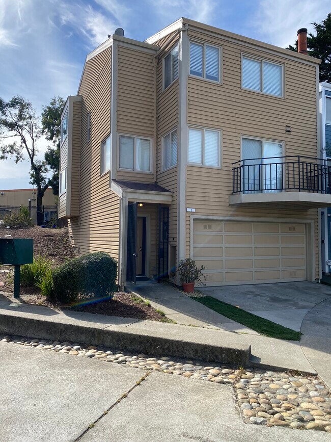 1 Hawkins Ln, San Francisco, CA 94124 House Rental in San Francisco