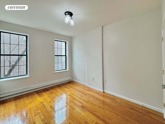 Foto del edificio - 247 Troy Ave