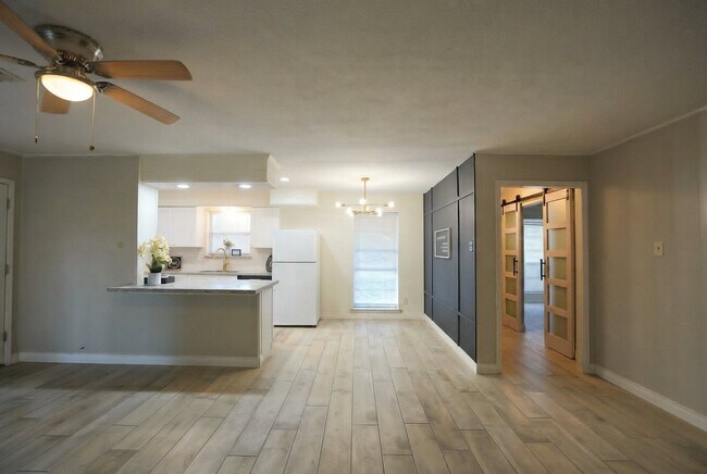Building Photo - 118 Talisman St
