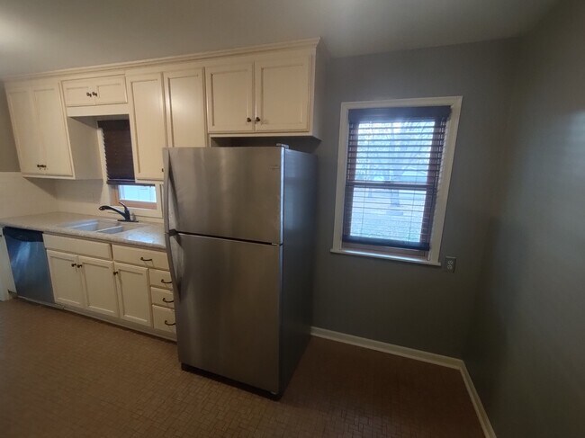 Foto del edificio - 9038 Tyler St NE