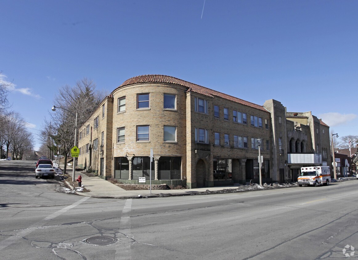 Primary Photo - 2483 S Kinnickinnic Ave