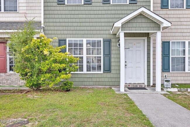 Foto del edificio - 404 Springwood Dr