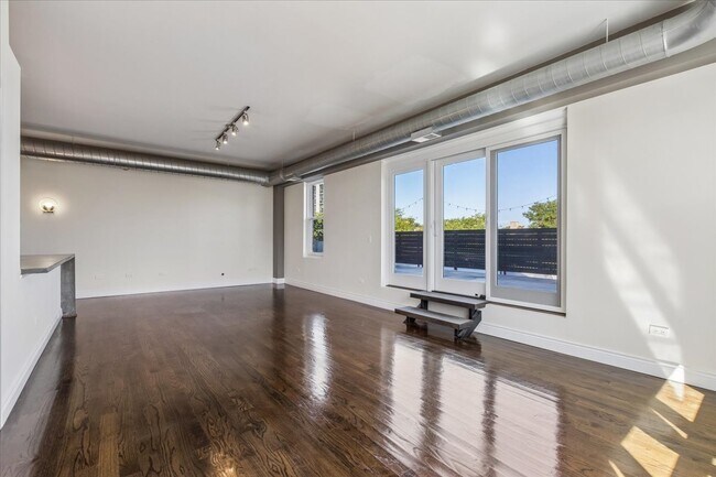 Foto del edificio - 1225 W Morse Ave