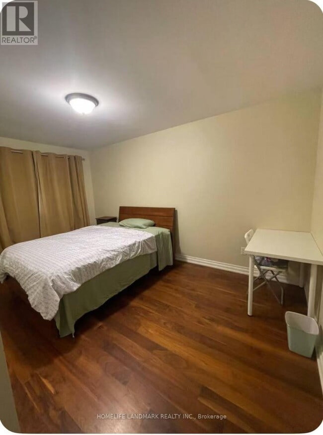 Photo du bâtiment - 70 Corinthian Blvd