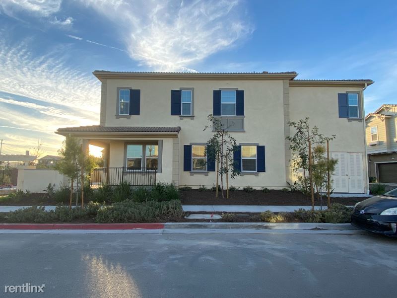 Foto principal - 4 br, 3.5 bath Townhome - 16054 Voyager Ave