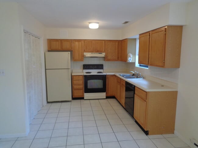 Building Photo - 4705 Apple Tree Ln