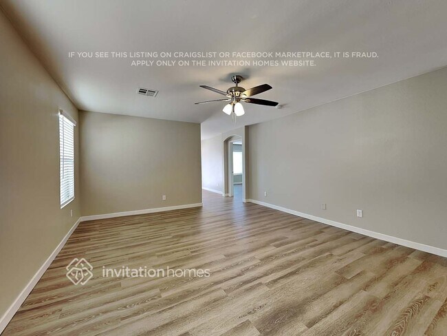 Foto del edificio - 927 S 239th Ln