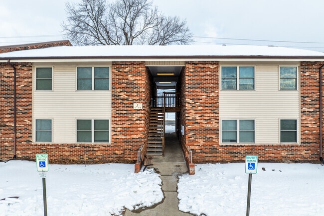 Building Photo - Woodside Park Apartments - Income Based