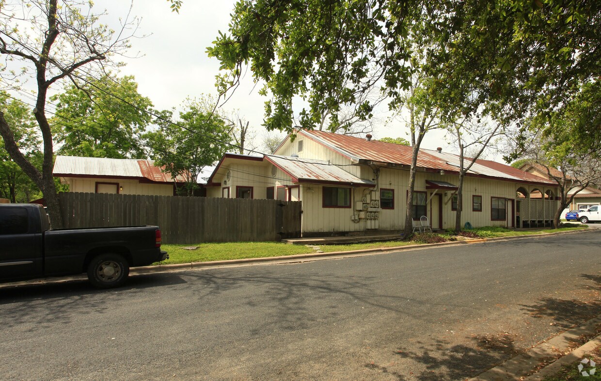 Building Photo - 4627 Red River St
