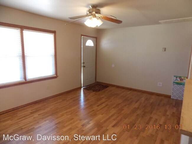 Building Photo - 2 br, 1 bath House - 102 S. O