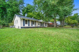 Building Photo - 128 Alexander Ct