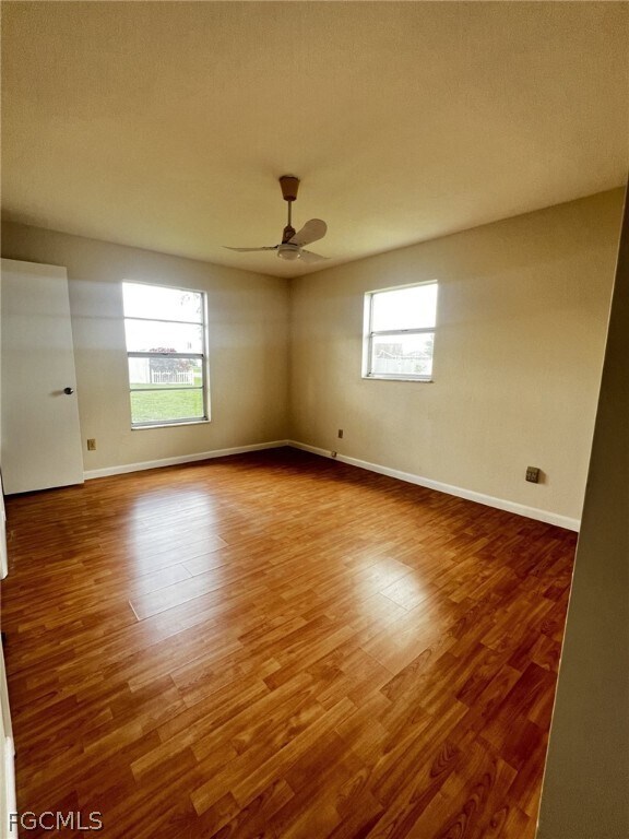 Foto del edificio - 1102 SE 16th St