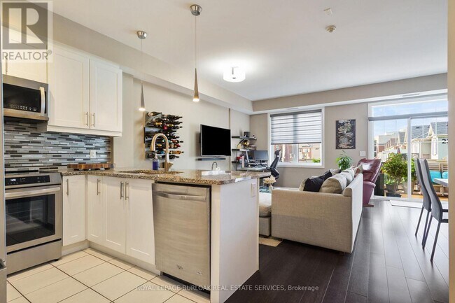 Photo du bâtiment - 272 Georgian Dr