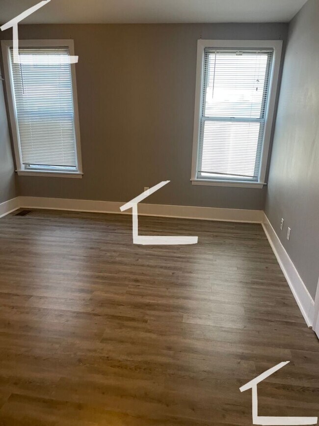 Building Photo - HOT SOUTH BOSTON LISTING!!!!!!!