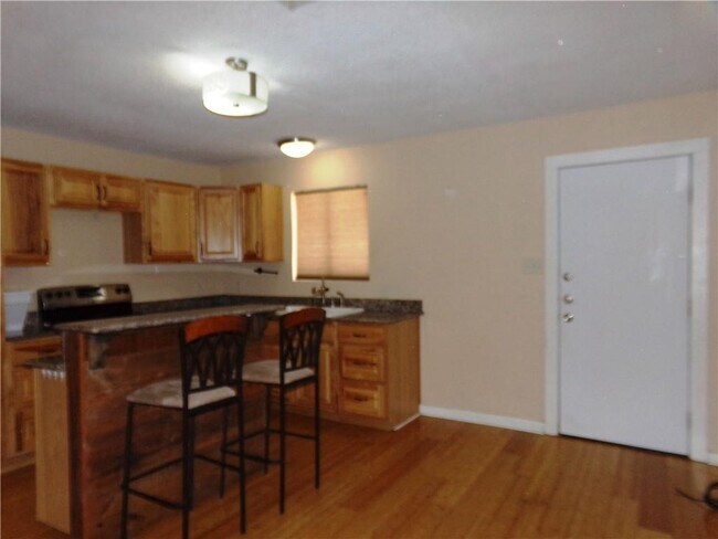 Building Photo - 436 Balch Rd
