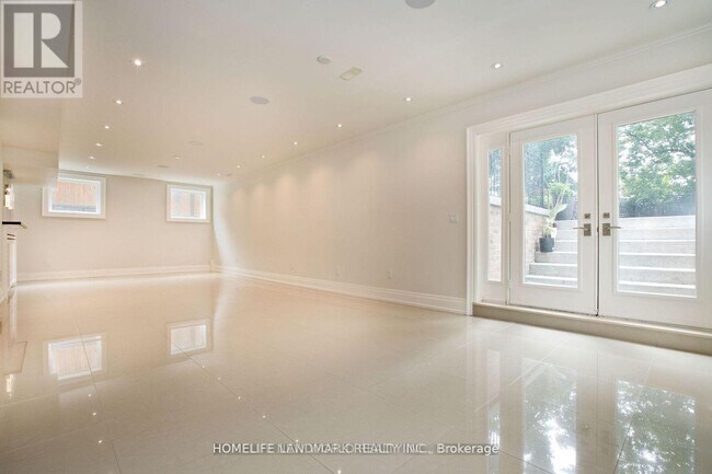 Photo du bâtiment - 343 Horsham Ave