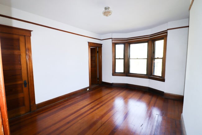 Foto del edificio - 2626 Eden Ave