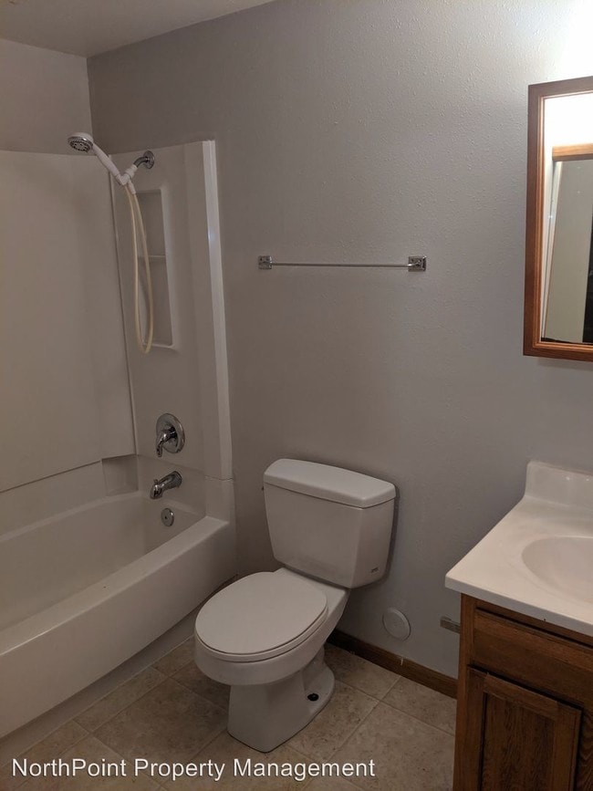 Building Photo - 2409 4th Ave N