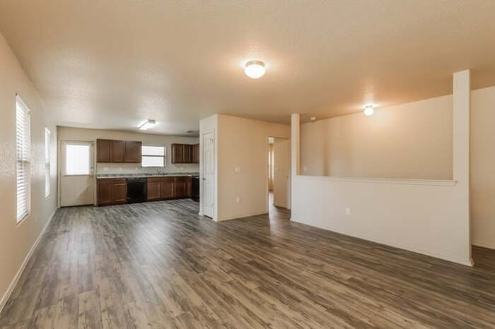 Foto principal - 7002 Heathers Way