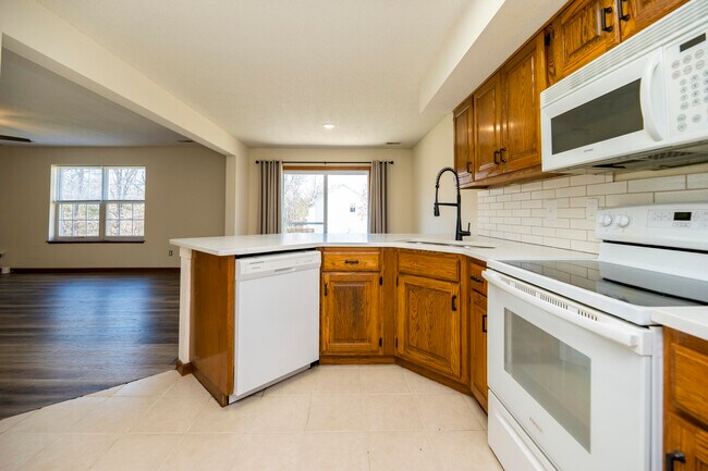 Foto del edificio - 13 Yorkshire Dr