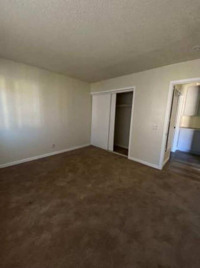 Building Photo - MOVE IN SPECIAL $599 On Approved Credit! S...