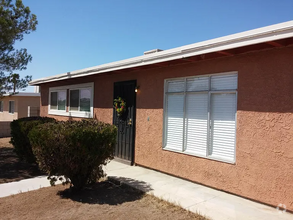 Building Photo - 1041 Taos Dr