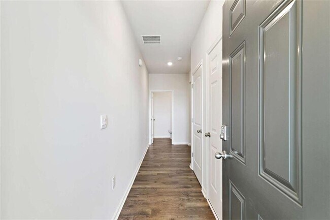 Building Photo - 17 Rustin Rdg
