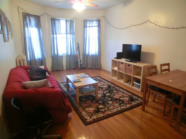 Foto del edificio - 1412 Commonwealth Ave