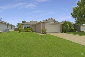 Building Photo - 911 Live Oak Dr