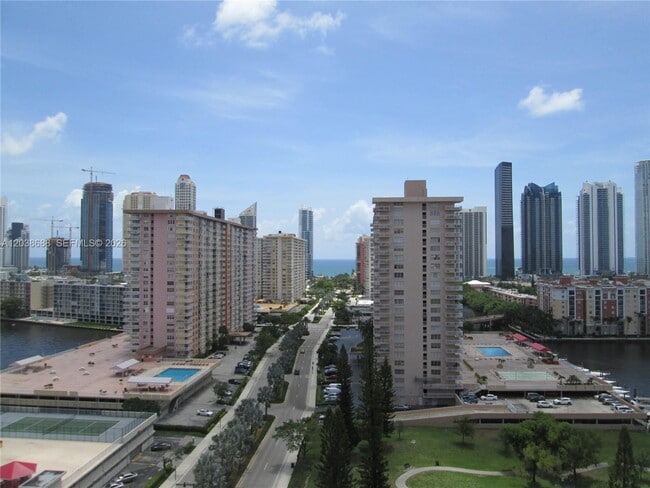 Foto del edificio - 290 174th St