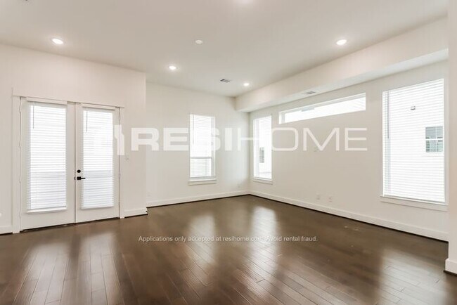 Building Photo - 6336 Culberson Street