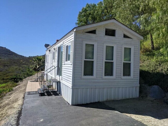 Foto del edificio - 3512 El Paso Alto Rd