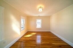 Foto del edificio - 14 Woodbine Rd