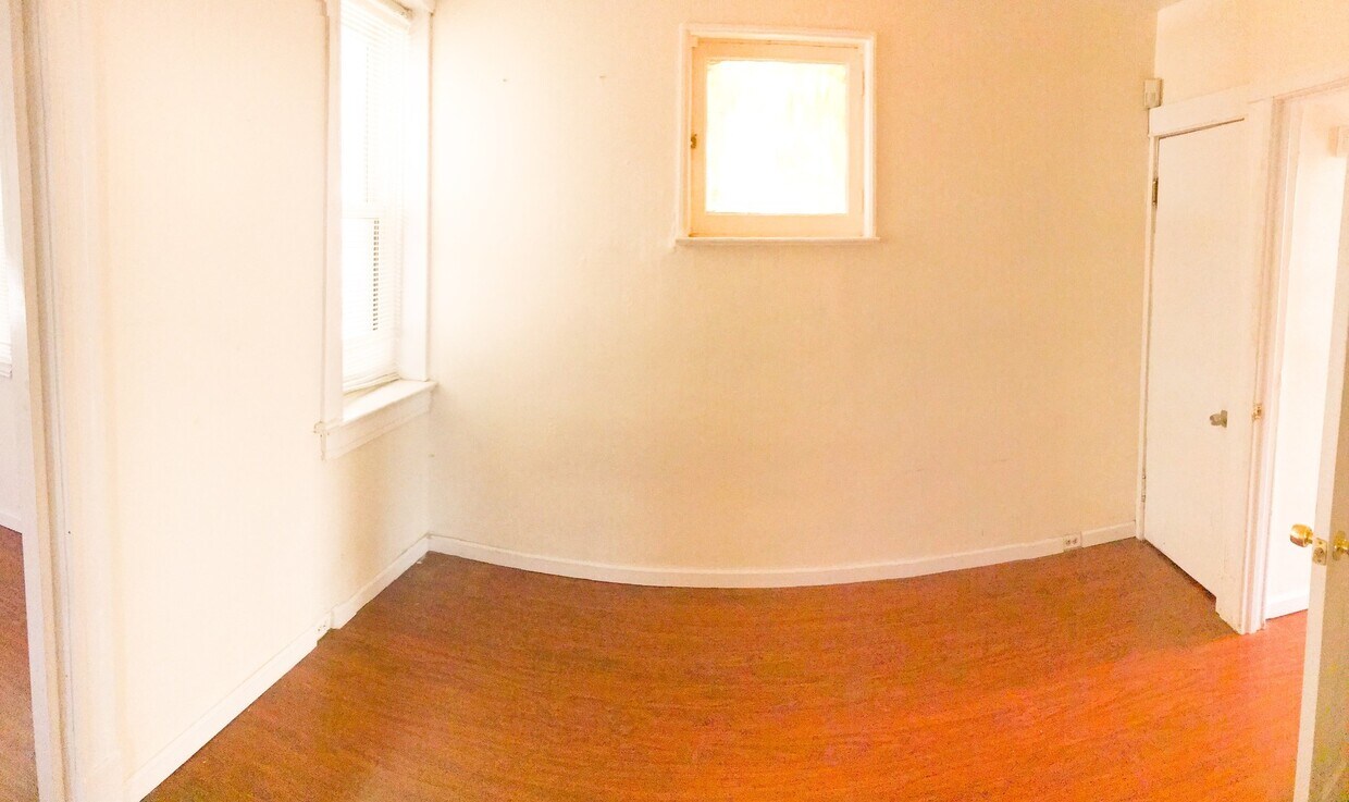 Building Photo - Cozy 2 Bed/1 Bath Home!!