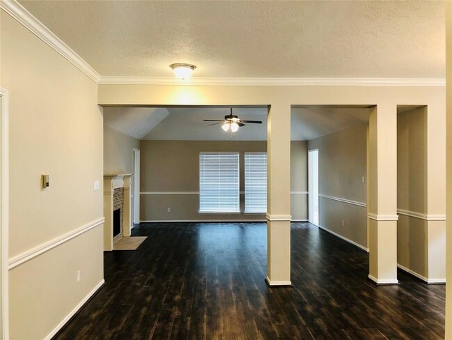 Building Photo - 3107 Towering Oak St