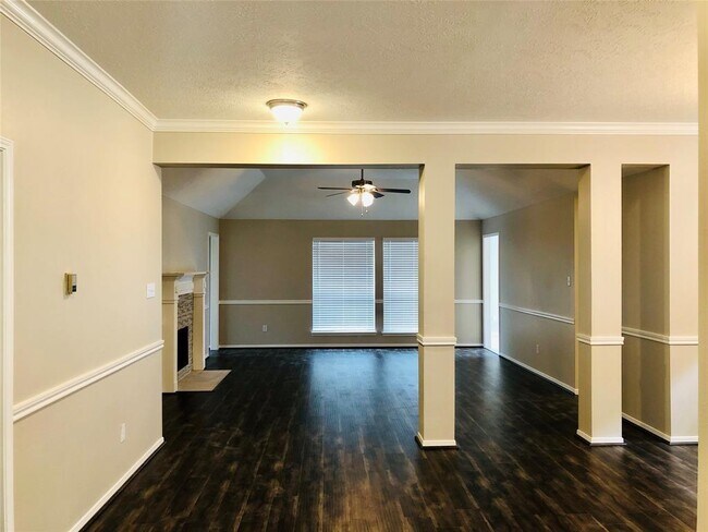 Foto del edificio - 3107 Towering Oak St