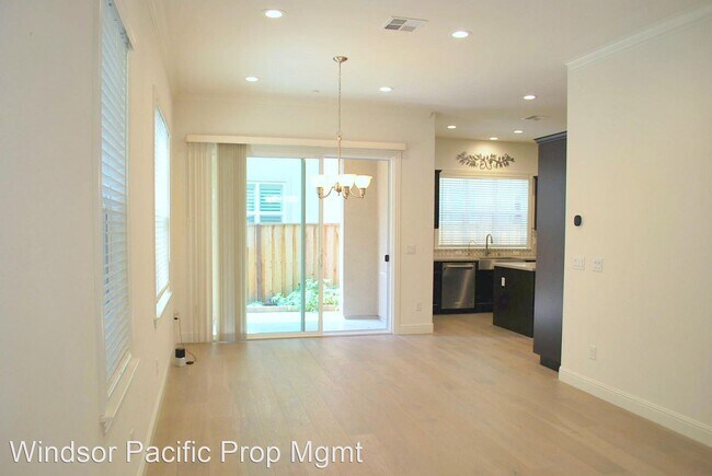 Foto del edificio - 4 br, 3.5 bath House - 5150 Rowan Drive