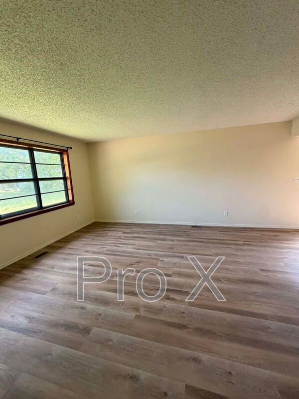 Foto del edificio - 2630-2632 E 2nd St