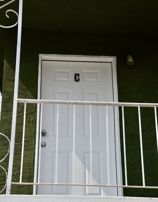 Foto del edificio - Secure, All-Inclusive 2-Bed with Wi-Fi & U...