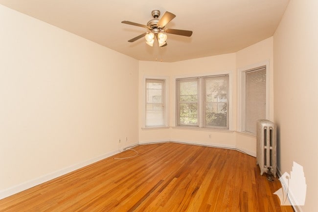 Building Photo - 3912 N Pine Grove Ave