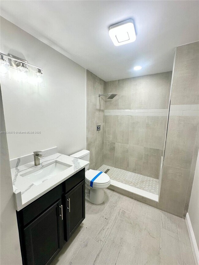 Foto del edificio - 18268 42nd Rd N