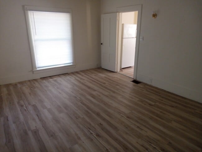 Photo - 917 Seymour Ave Apartment